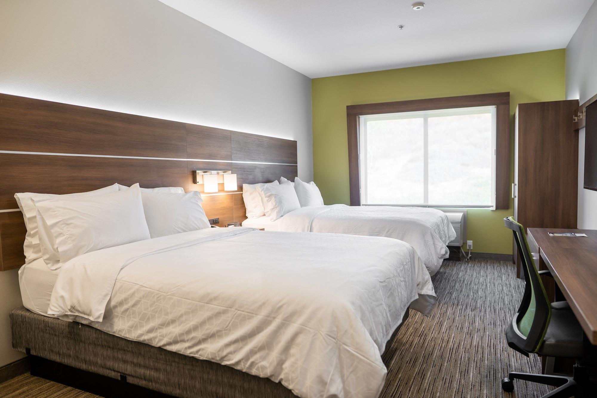 Holiday Inn Express & Suites - Lake Forest, An Ihg Hotel Buitenkant foto