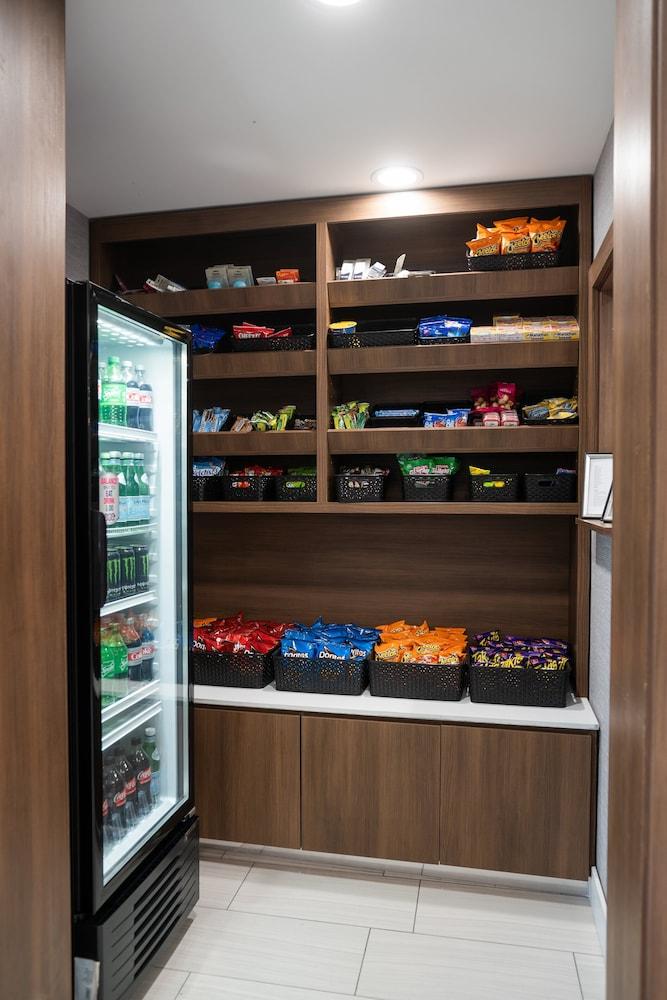 Holiday Inn Express & Suites - Lake Forest, An Ihg Hotel Buitenkant foto