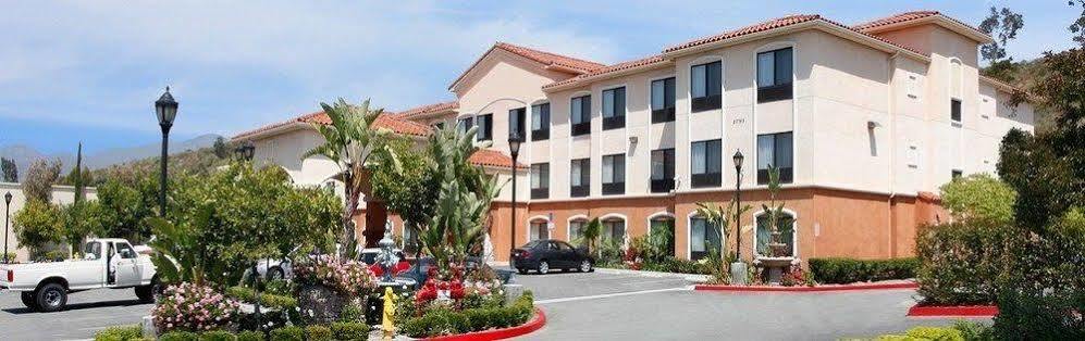 Holiday Inn Express & Suites - Lake Forest, An Ihg Hotel Buitenkant foto